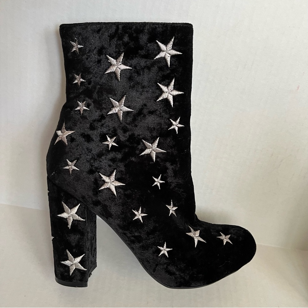 Wild Diva Black Star-Embellished Ankle Boots 7 - Picture 4 of 11